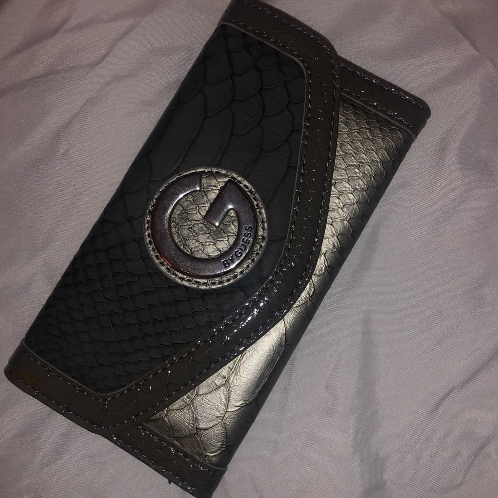 Guess wallet